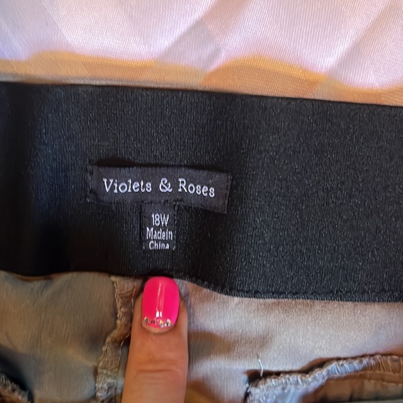 Cuff Short - Picture 2 of 5